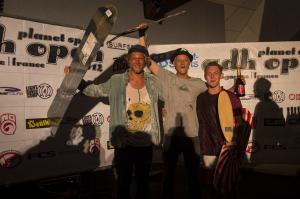 Prizegiving Longboard Men by Jo Wyneken