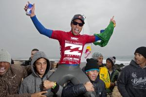 Adriano de Souza siegt beim Billabong Pro J-Bay
